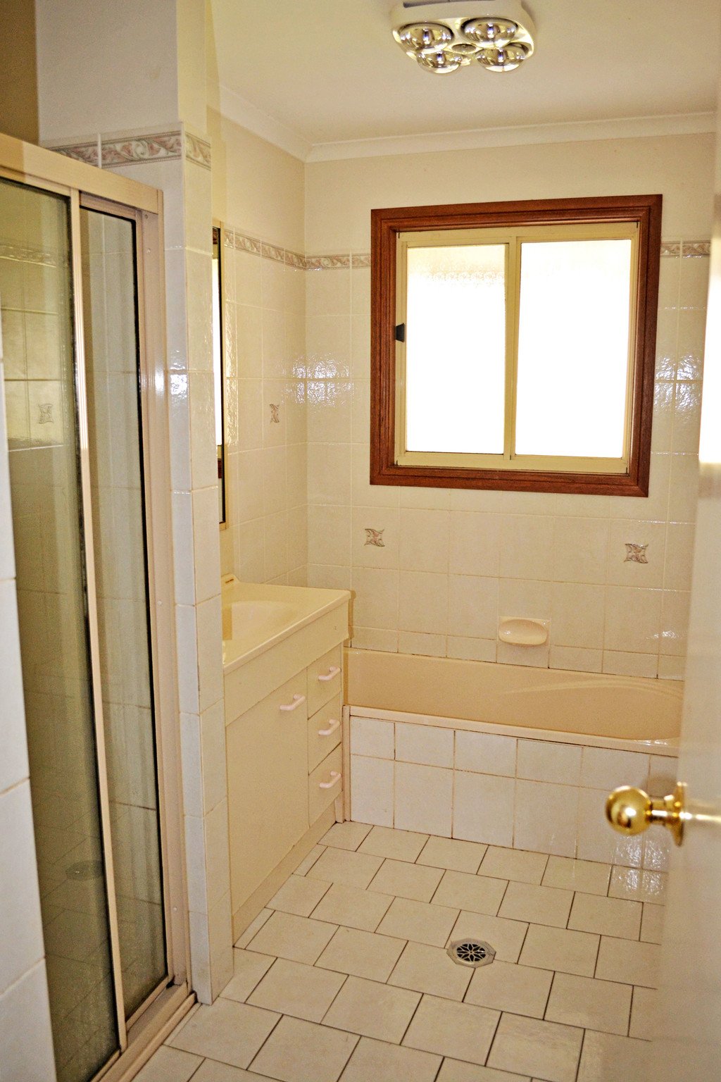 100 King Street TUMBARUMBA 4