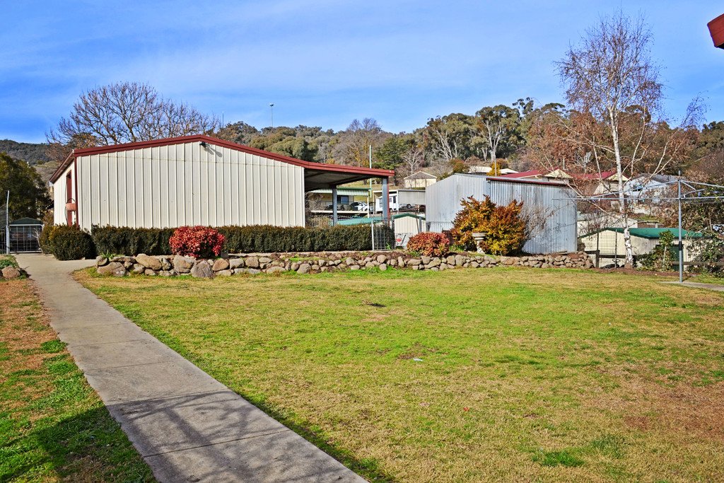 100 King Street TUMBARUMBA 12