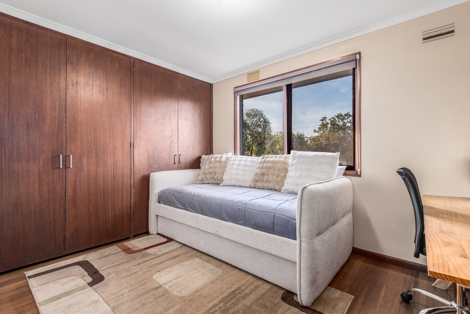 Gallery: 100 Kinlock Street