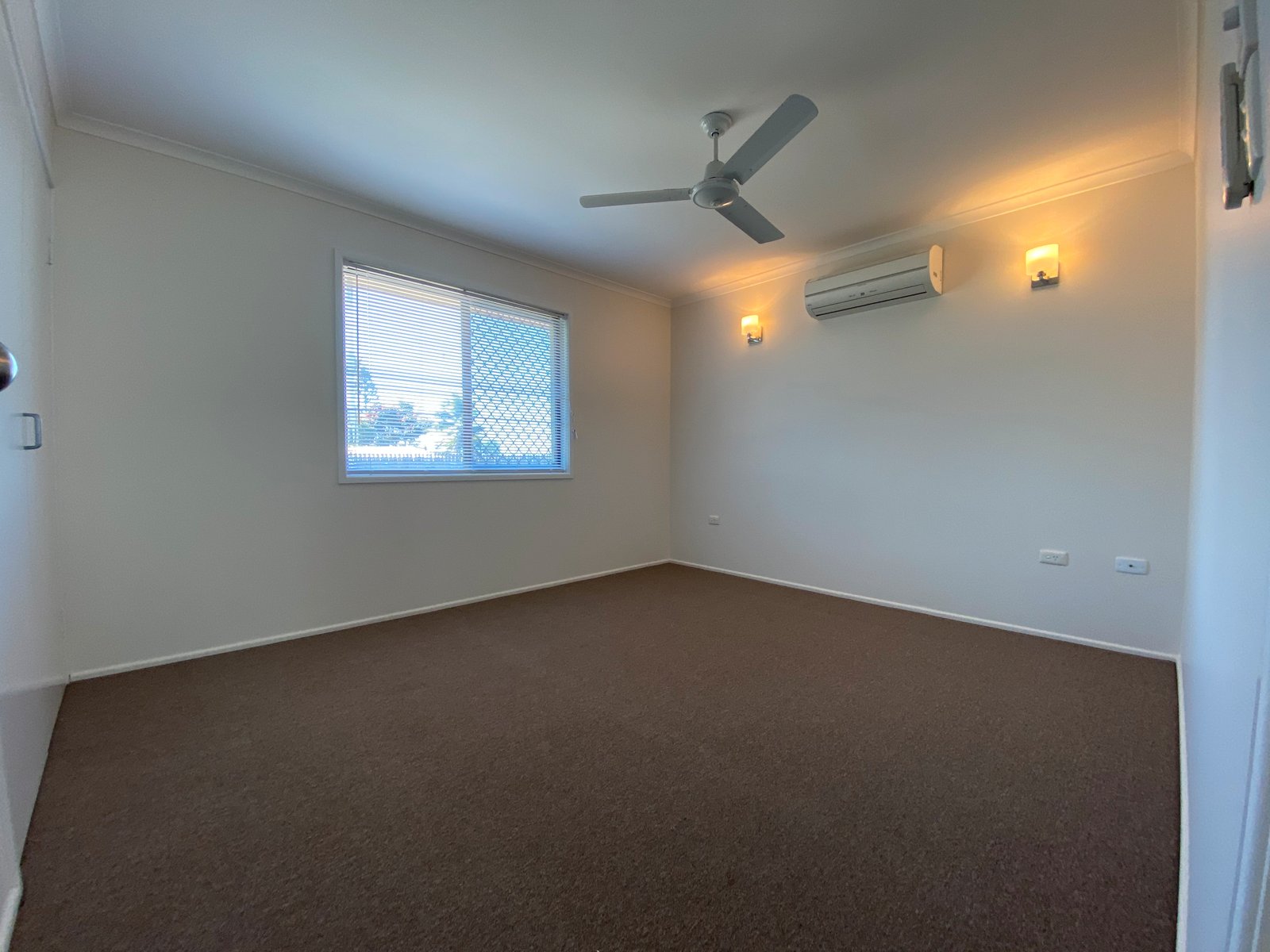 100 Malpas Street BOYNE ISLAND 8