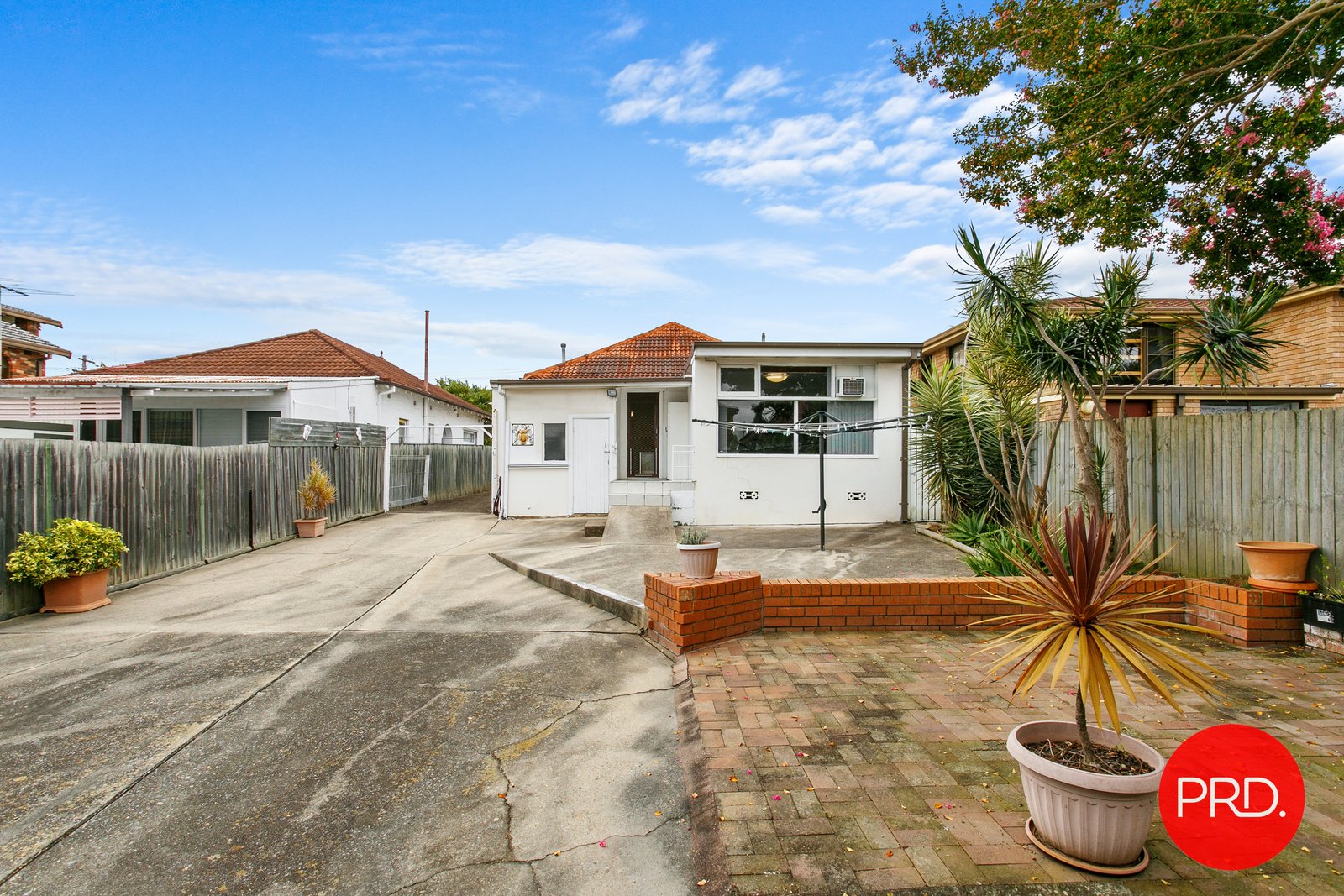 100 Mill Street CARLTON 6