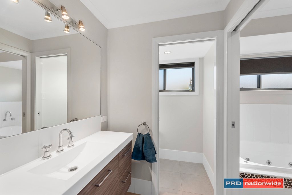 100 Pearce Drive COFFS HARBOUR 17