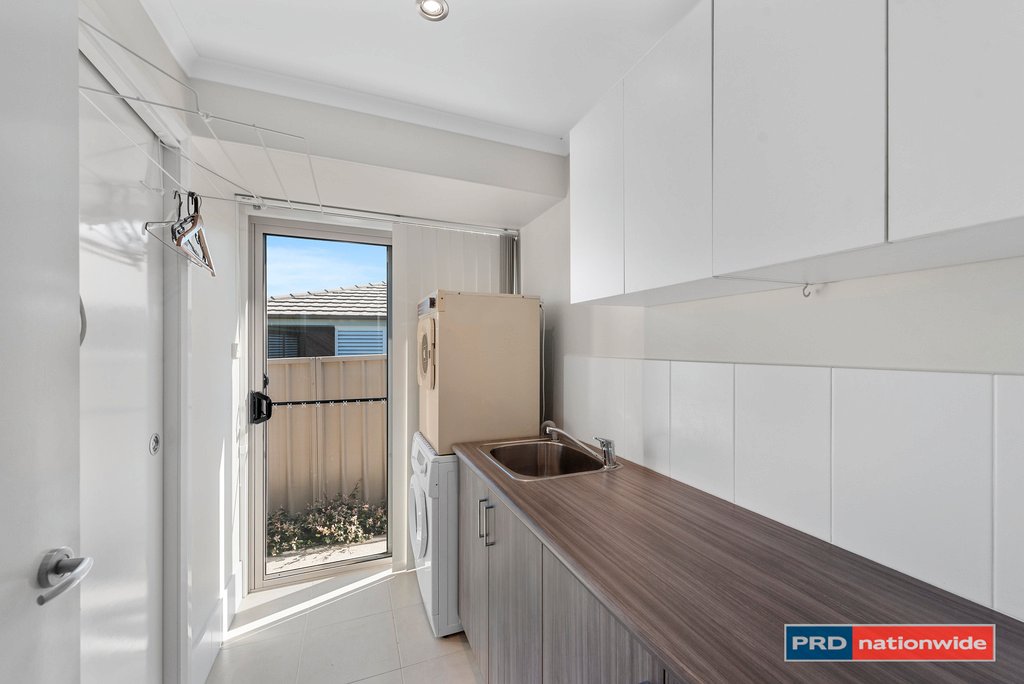 100 Pearce Drive COFFS HARBOUR 19