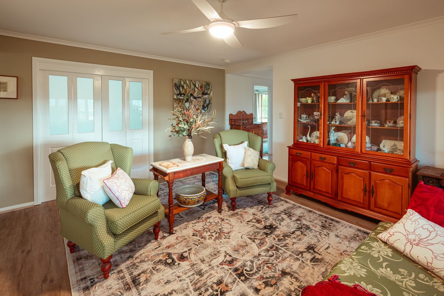 100 Richmond Grove Road SANDY HOLLOW 8