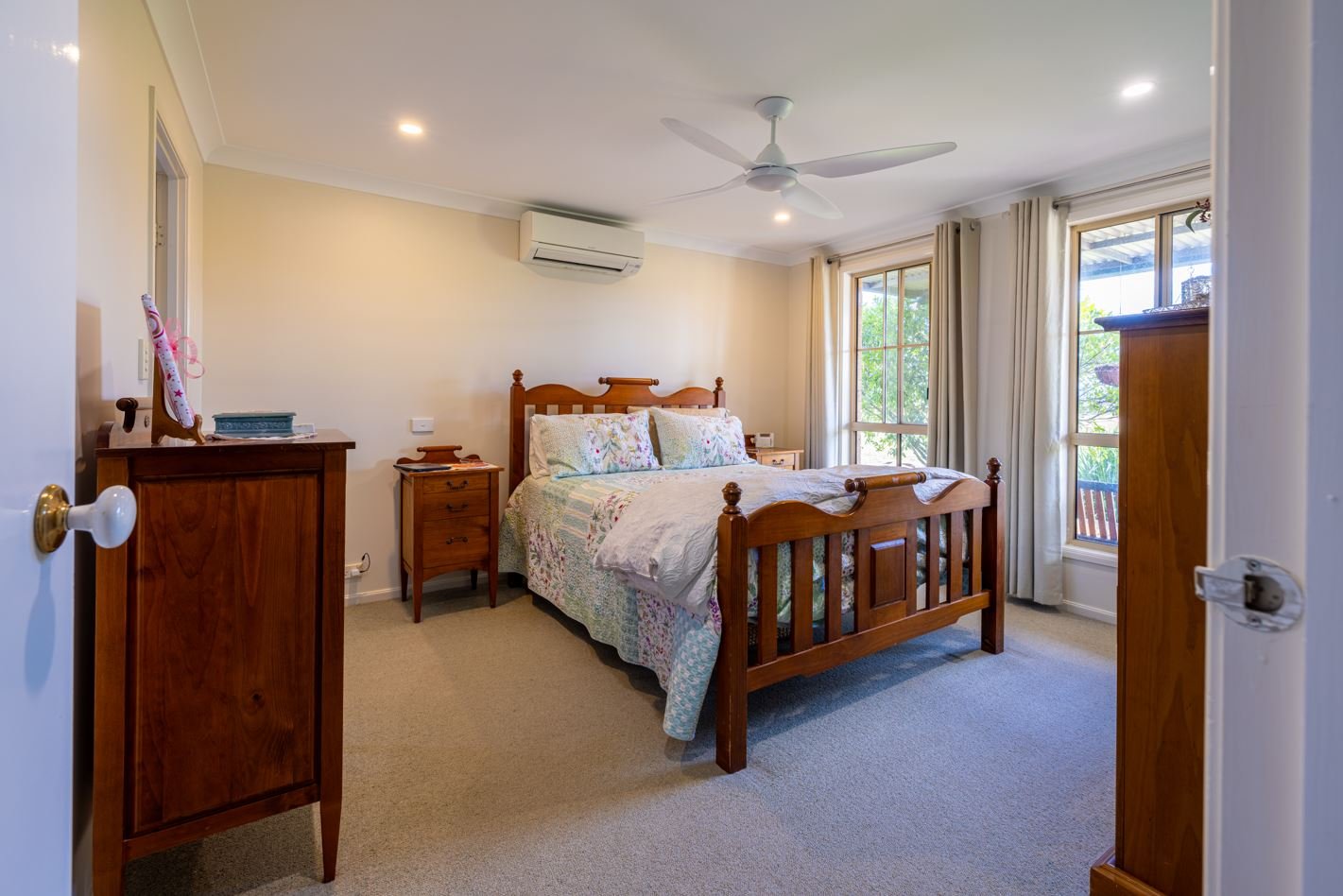 100 Richmond Grove Road SANDY HOLLOW 16