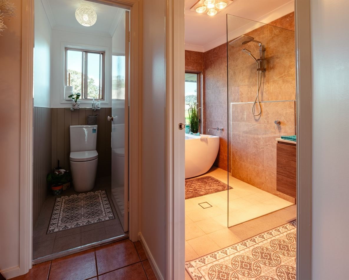 100 Richmond Grove Road SANDY HOLLOW 22