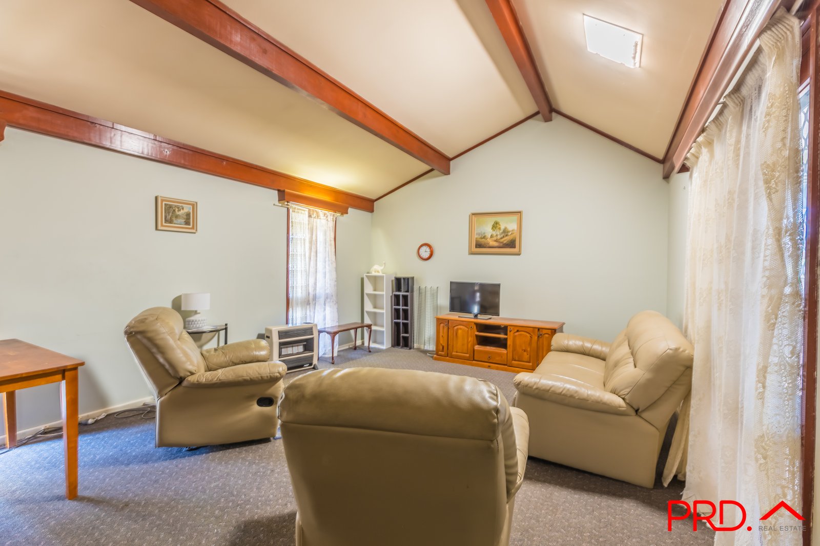 100 Robert Street TAMWORTH 5