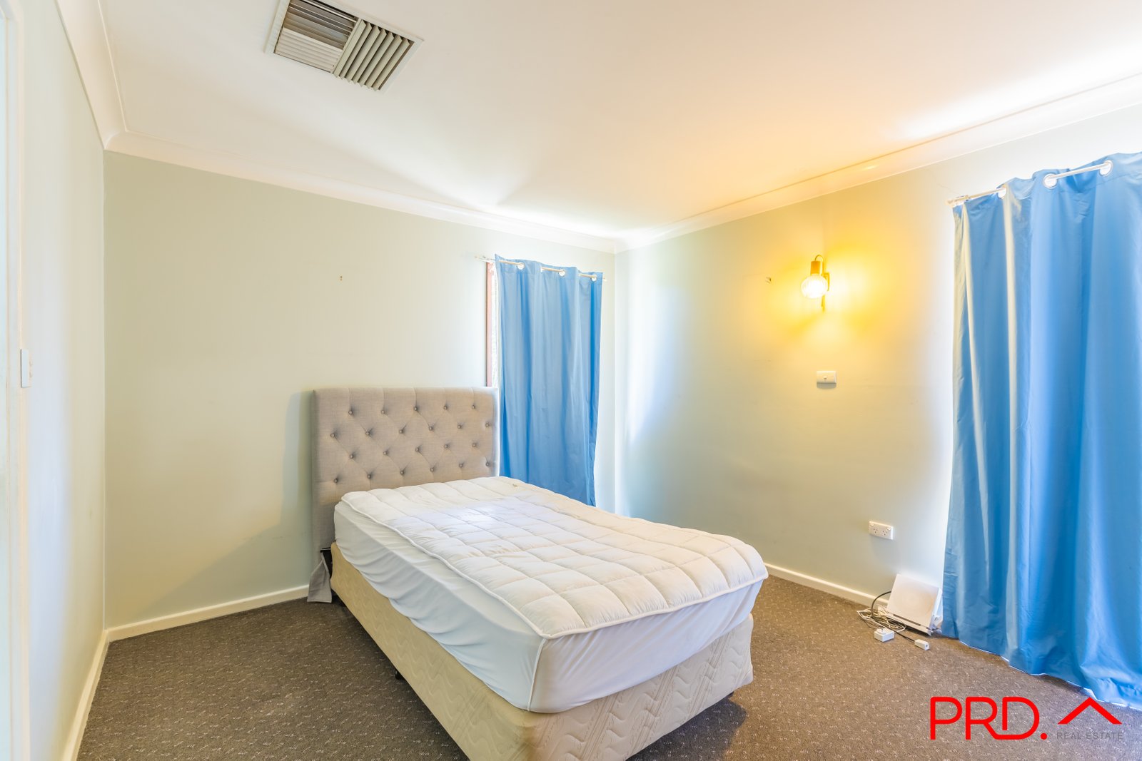 100 Robert Street TAMWORTH 11