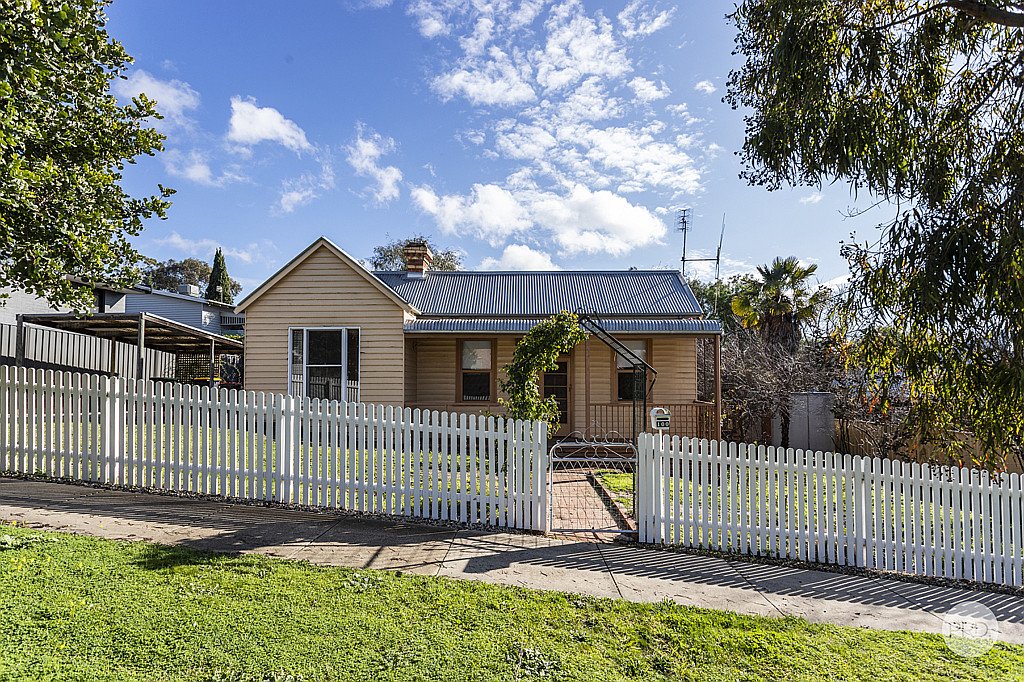100 Rowan Street BENDIGO 1