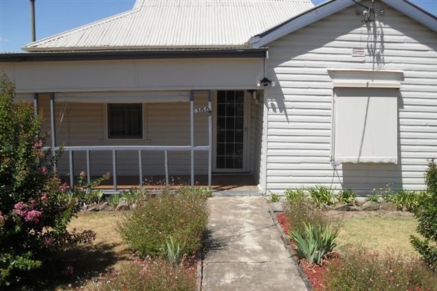 100 Russell Street TUMUT 1