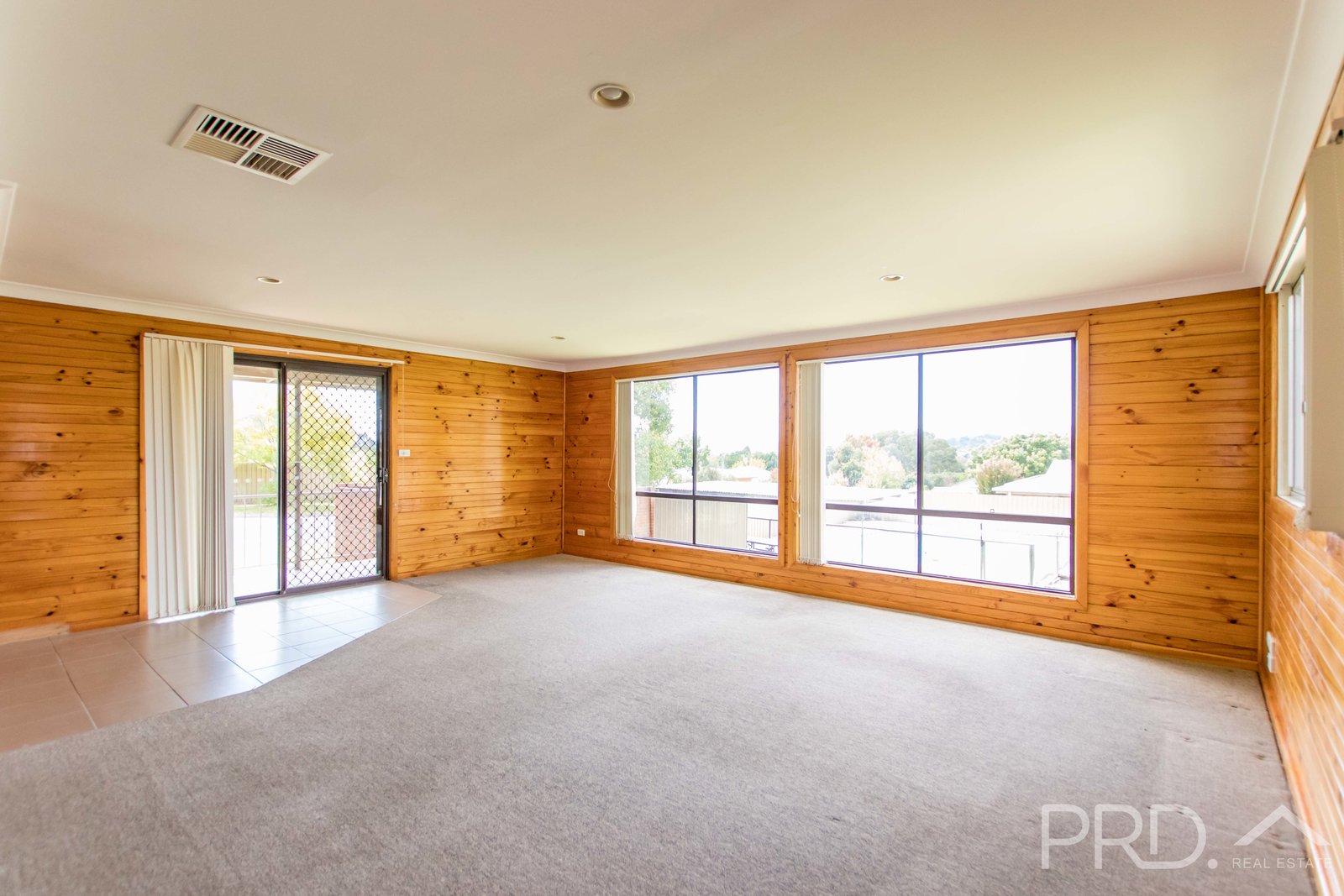 100 Simpson Street TUMUT 4