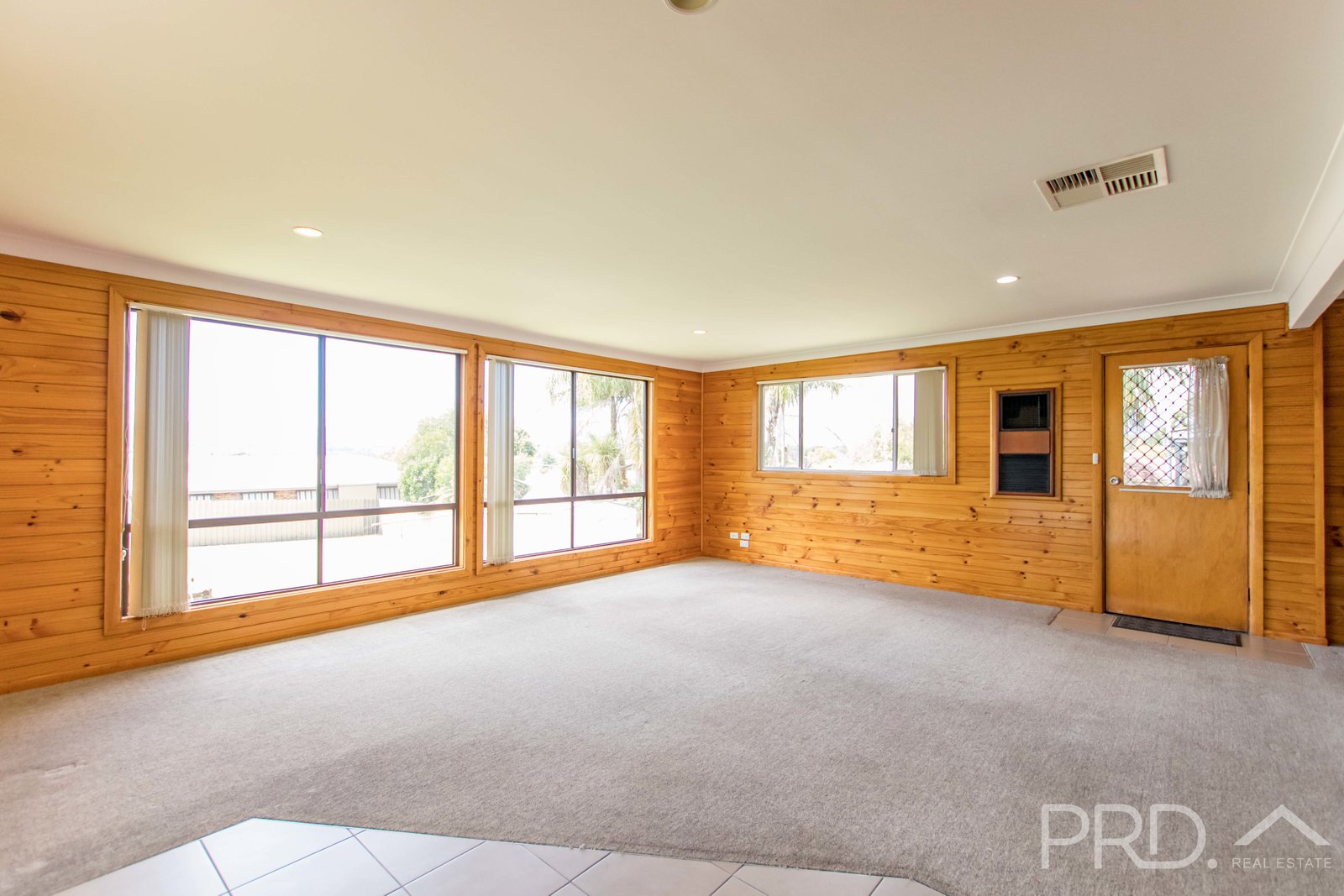 100 Simpson Street TUMUT 6