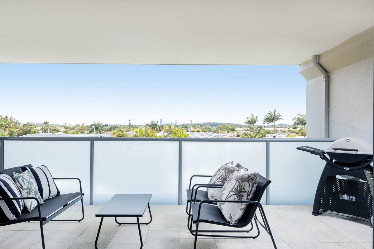 100 Treeview Drive Burleigh Waters 24