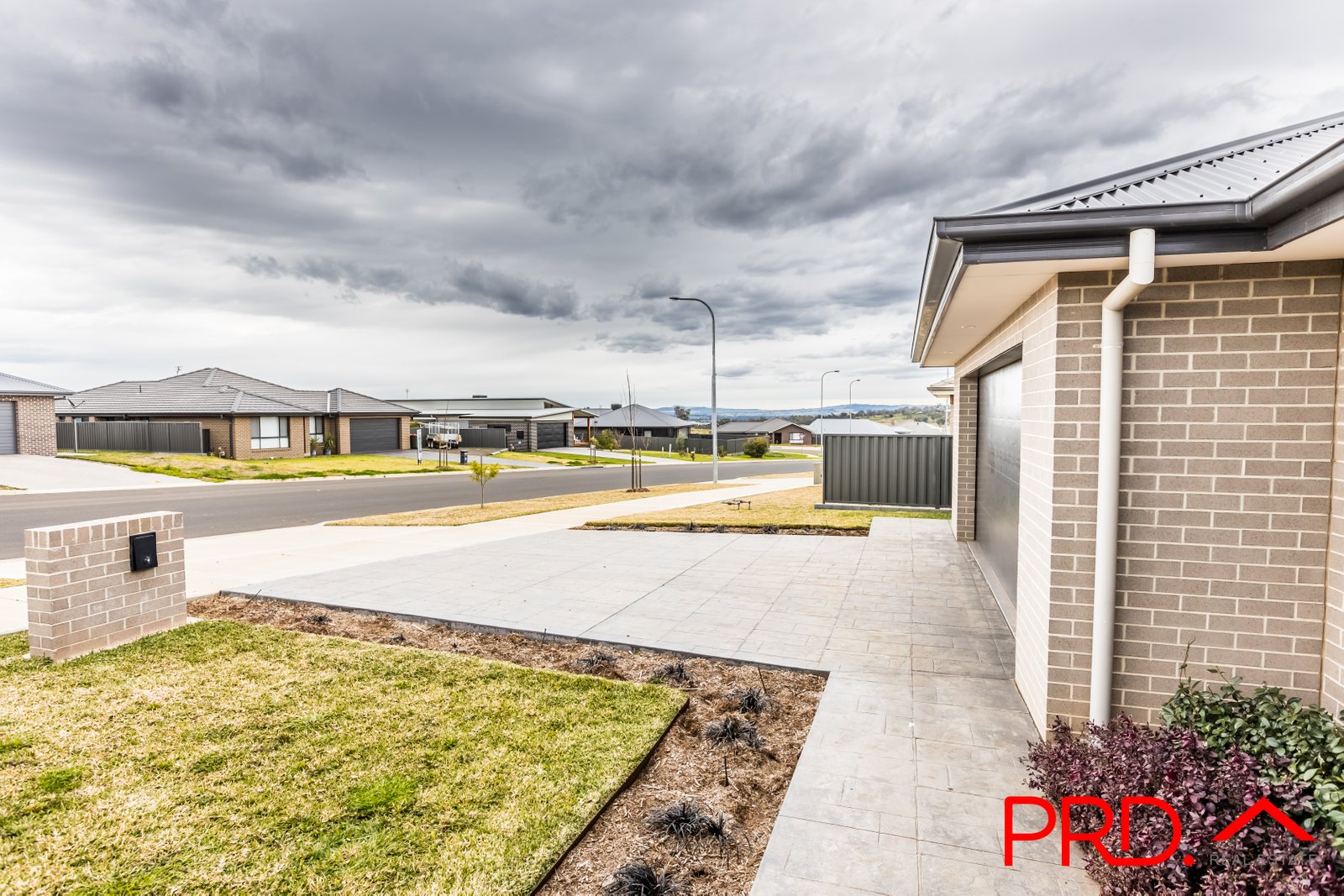 100 Verdelho Drive TAMWORTH 2