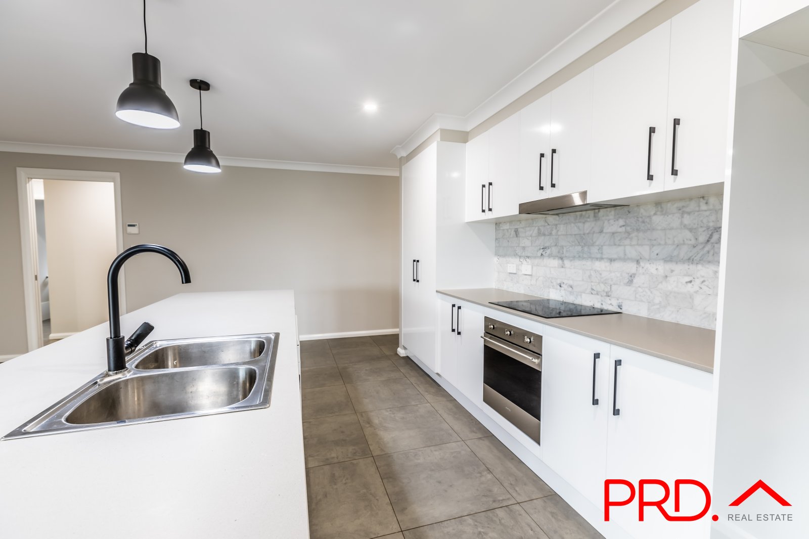 100 Verdelho Drive TAMWORTH 6