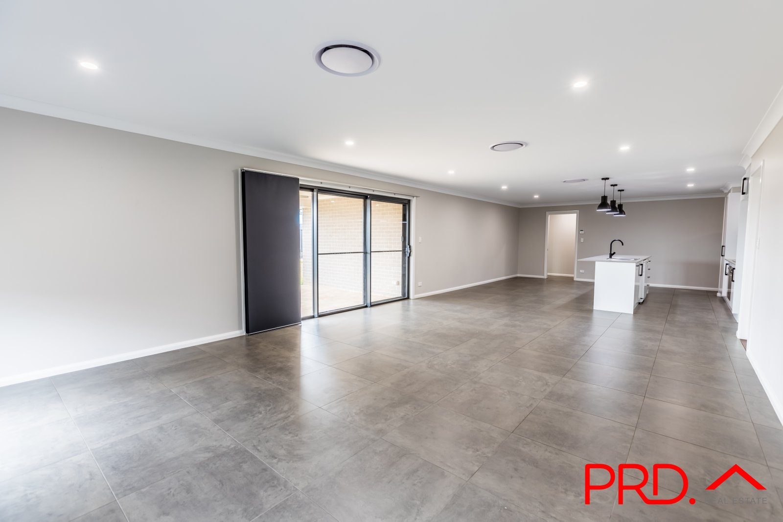100 Verdelho Drive TAMWORTH 7