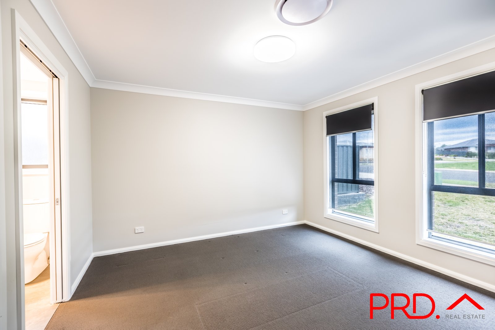 100 Verdelho Drive TAMWORTH 8