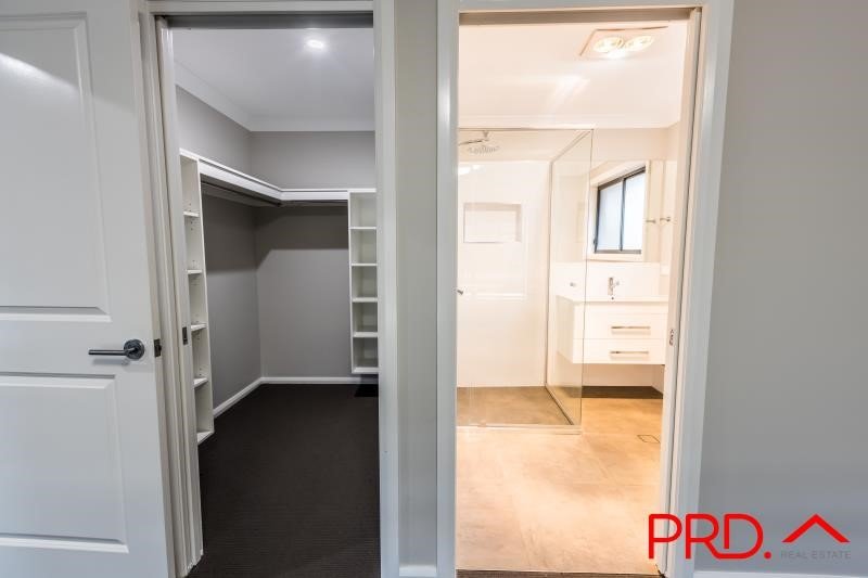 100 Verdelho Drive TAMWORTH 5