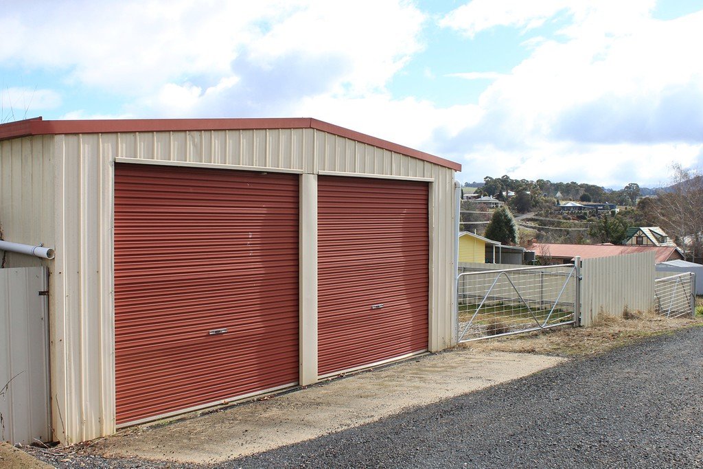 100 Winton Street TUMBARUMBA 11