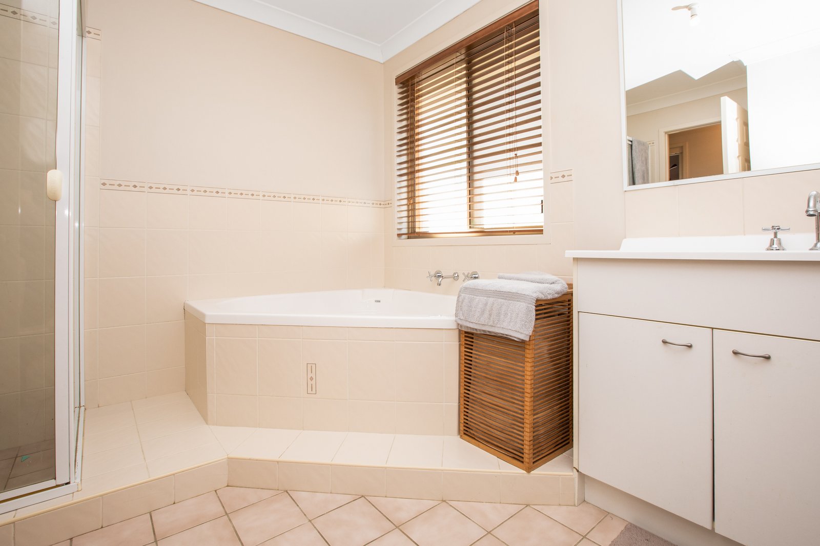 100 Worcester Drive EAST MAITLAND 17