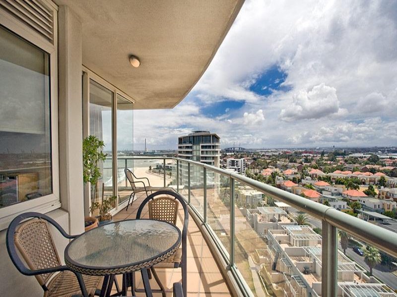 Gallery: 1001/127 Beach Street