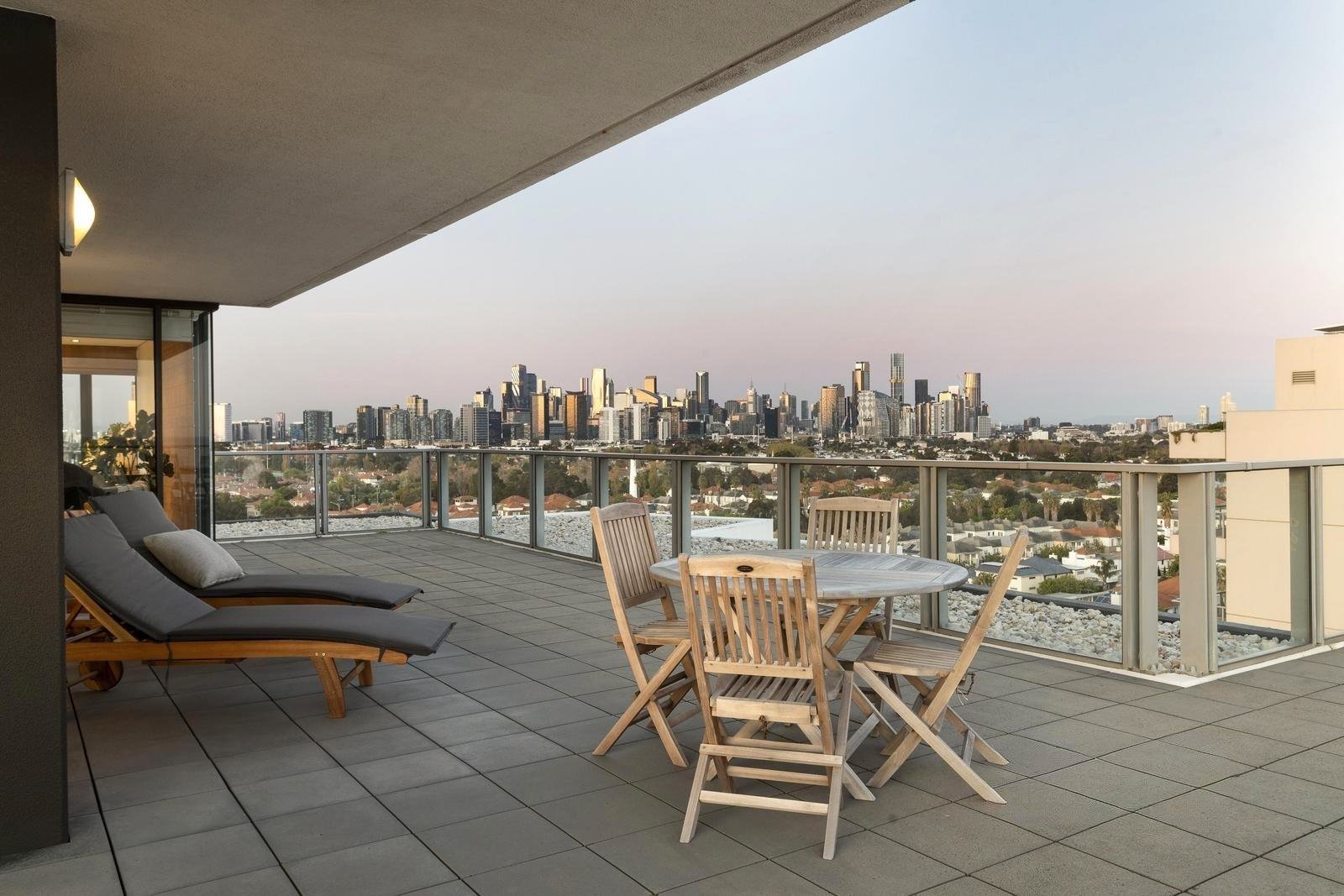 Photos: 1001/155 Beach Street
