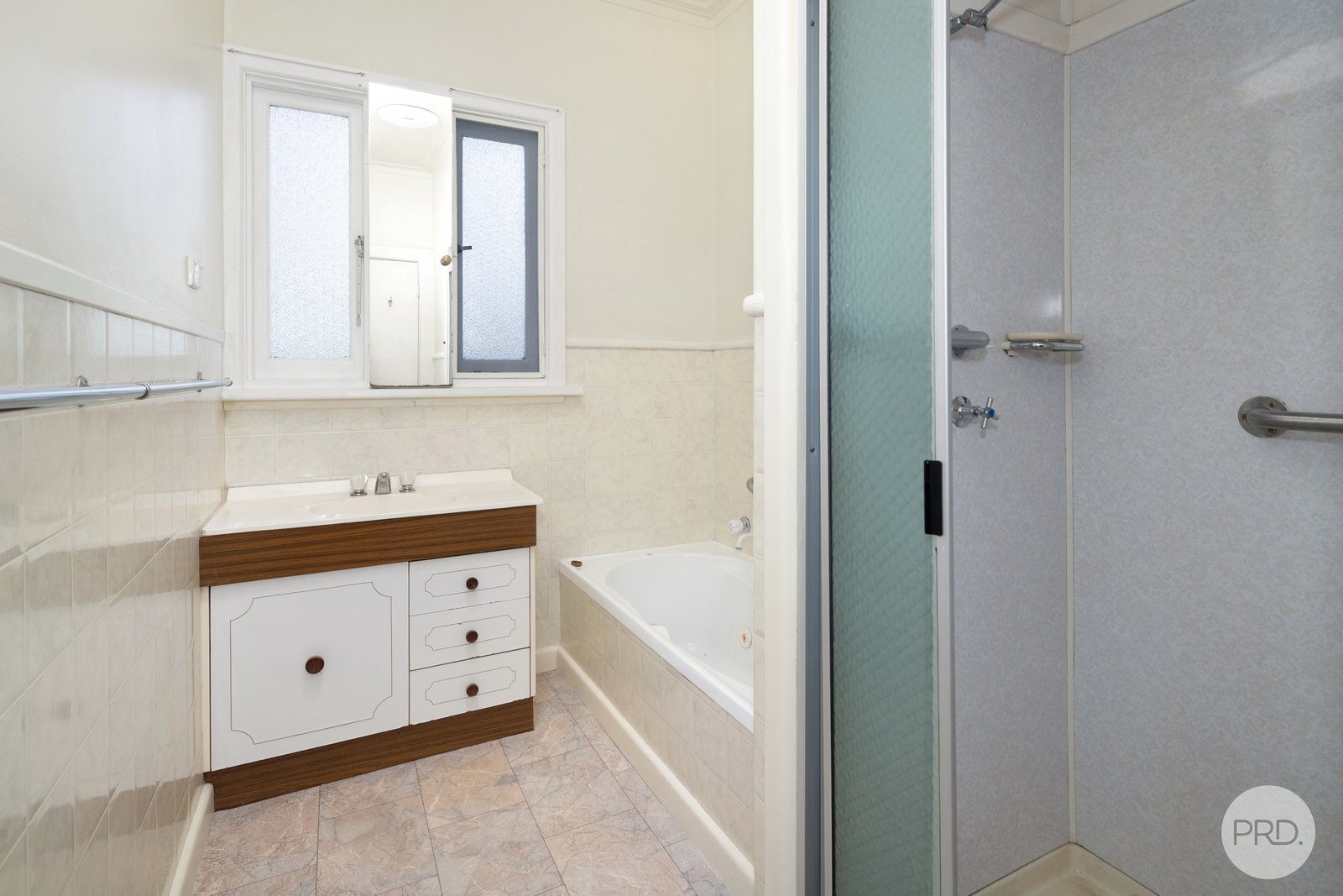 1002 Talbot Street South REDAN 7