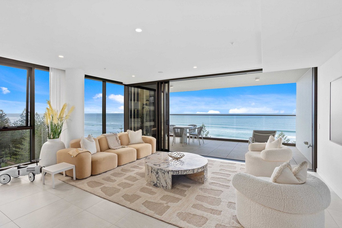 1002/112 The Esplanade Burleigh Heads 3
