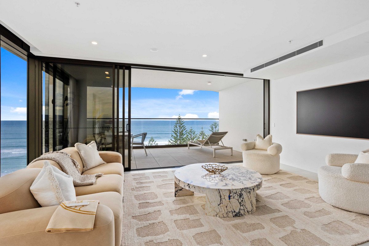 1002/112 The Esplanade Burleigh Heads 4