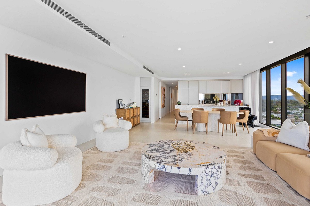 1002/112 The Esplanade Burleigh Heads 9