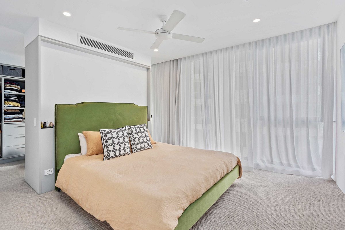 1002/112 The Esplanade Burleigh Heads 11