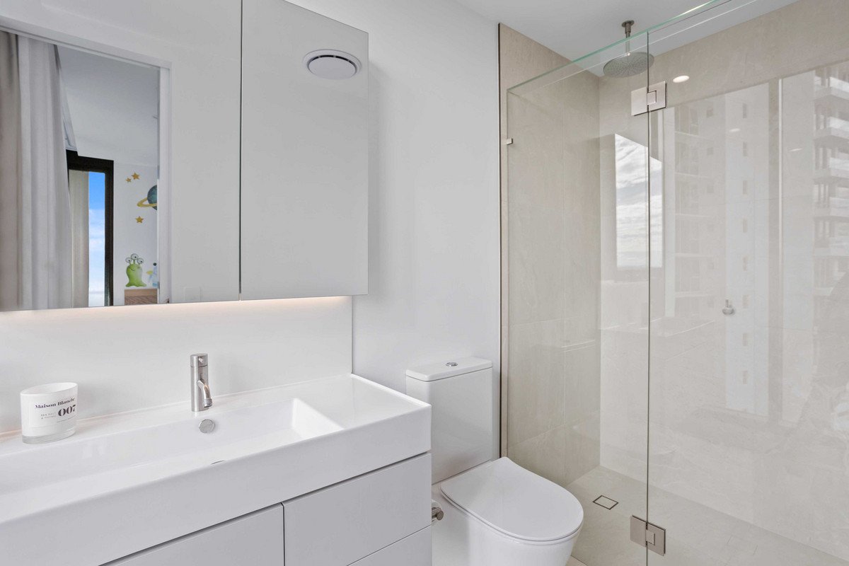 1002/112 The Esplanade Burleigh Heads 12