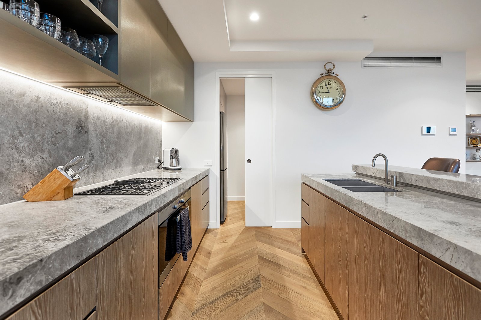 Gallery: 1002/320 Plummer Street