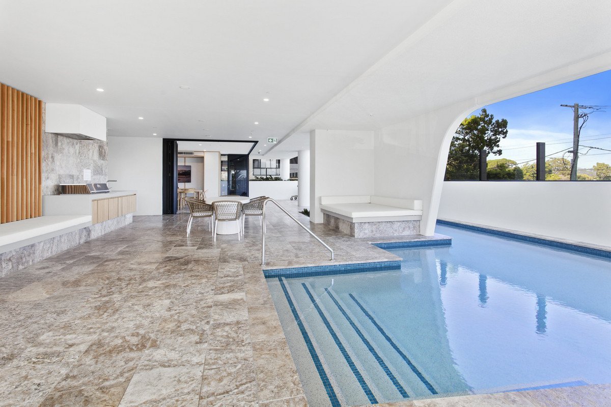 1002/6 Second Avenue Burleigh Heads 2