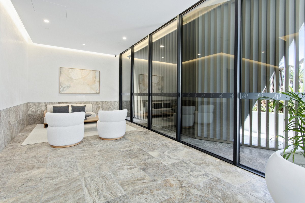 1002/6 Second Avenue Burleigh Heads 15