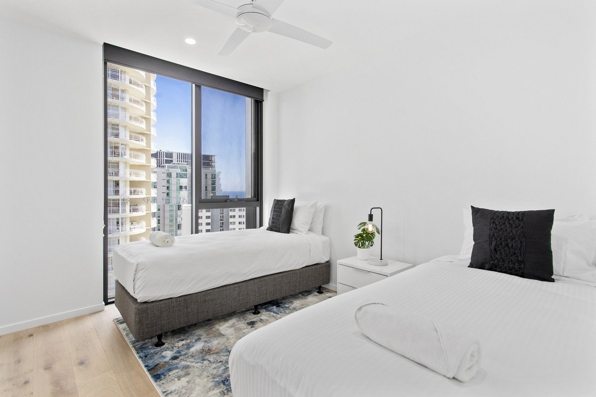 1002/6 Second Avenue Burleigh Heads 7