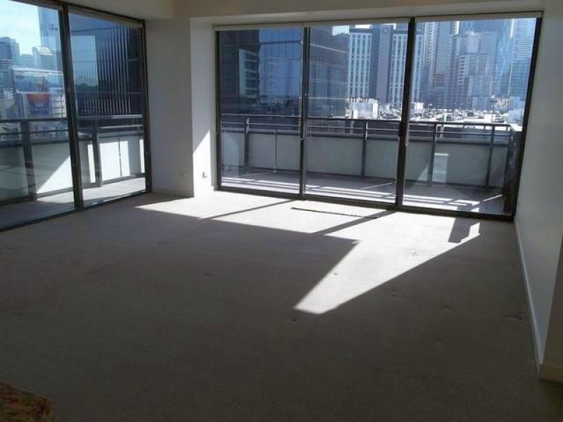 Gallery: 1002/80 Clarendon Street