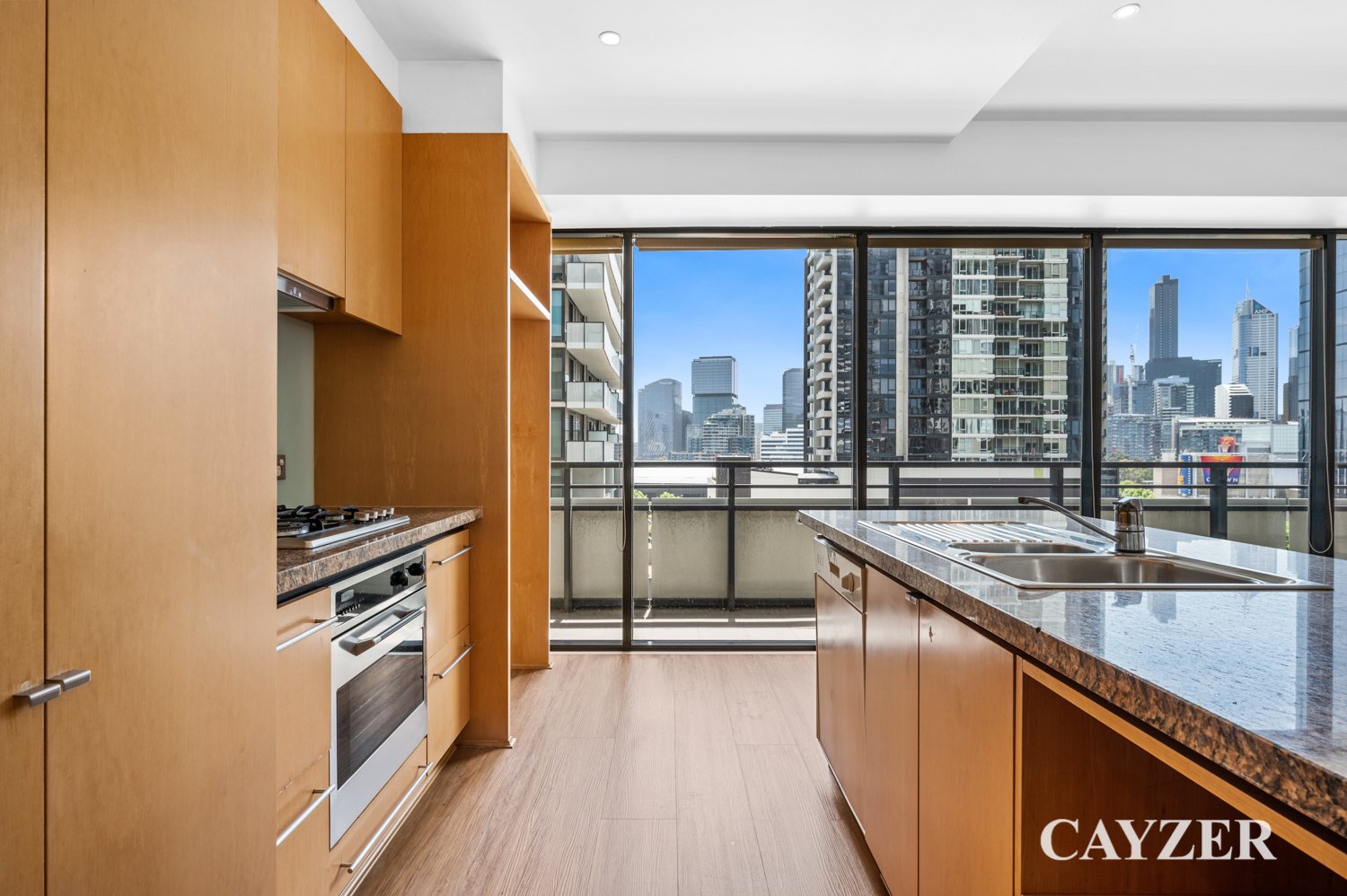 Gallery: 1002/80 Clarendon Street