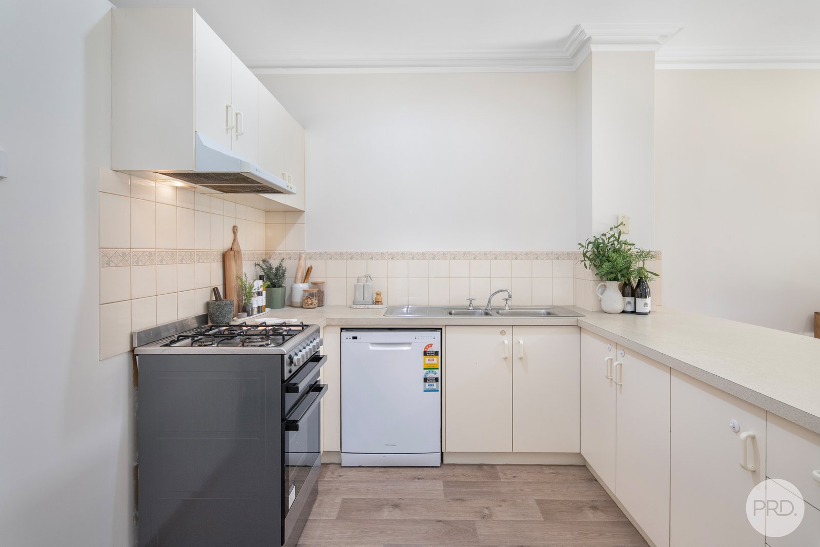1002b Macarthur Street LAKE WENDOUREE 4