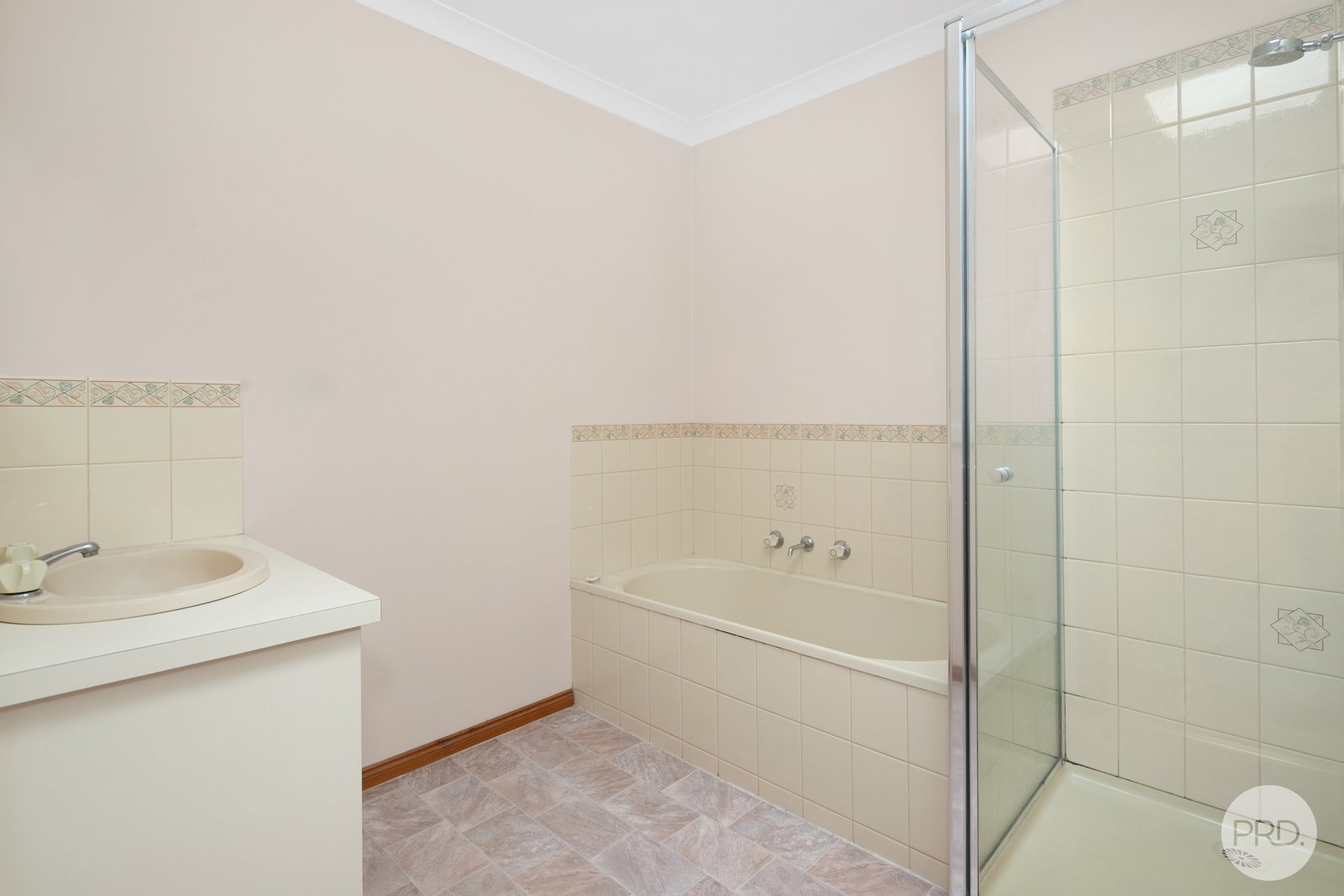 1002B Macarthur Street LAKE WENDOUREE 9