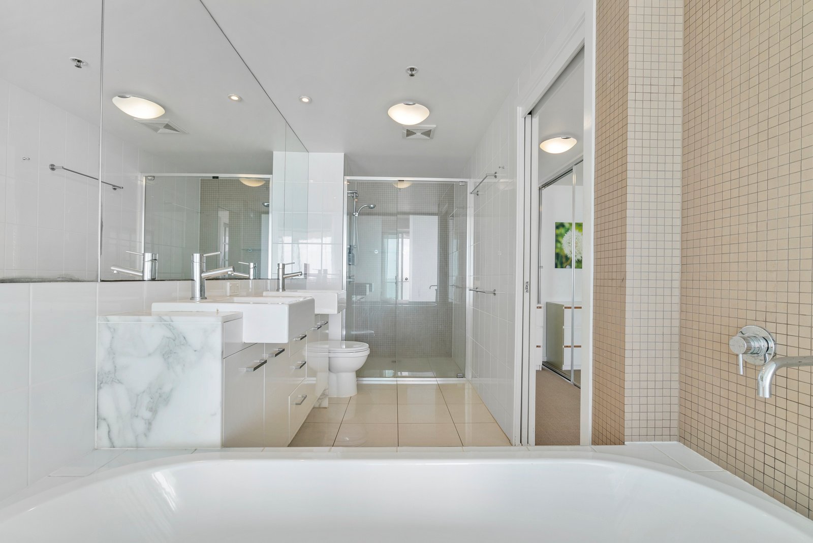 1003/120 Marine Parade COOLANGATTA 13