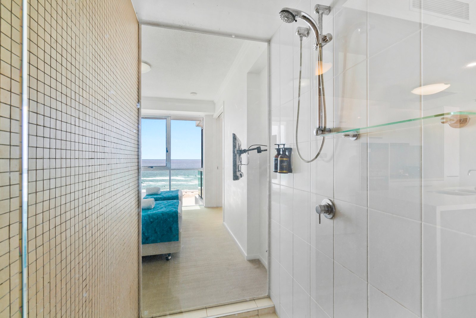 1003/120 Marine Parade COOLANGATTA 17