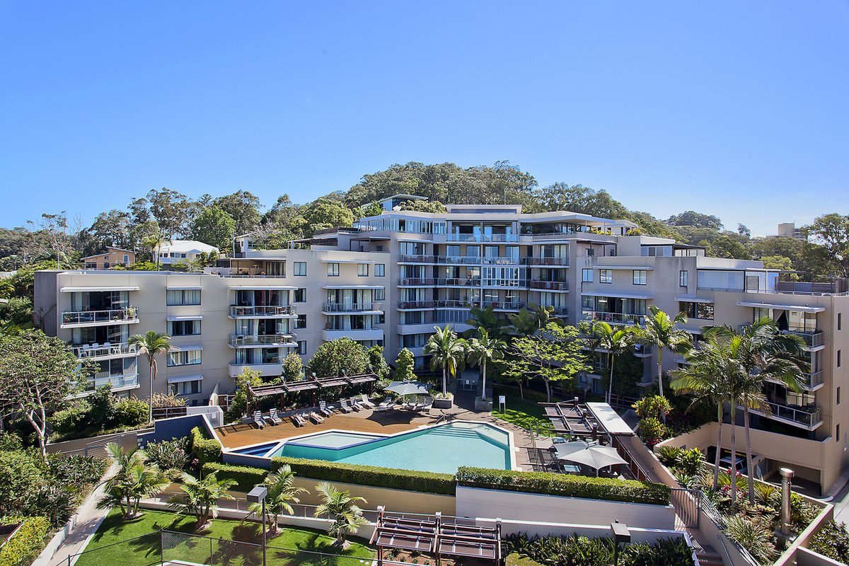 1004/1 Ocean Street BURLEIGH HEADS 3