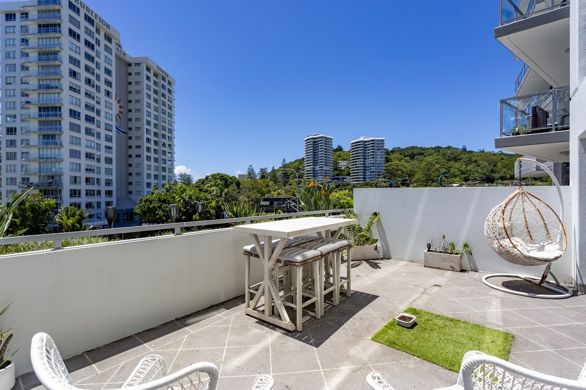 1004/1 Ocean Street BURLEIGH HEADS 9