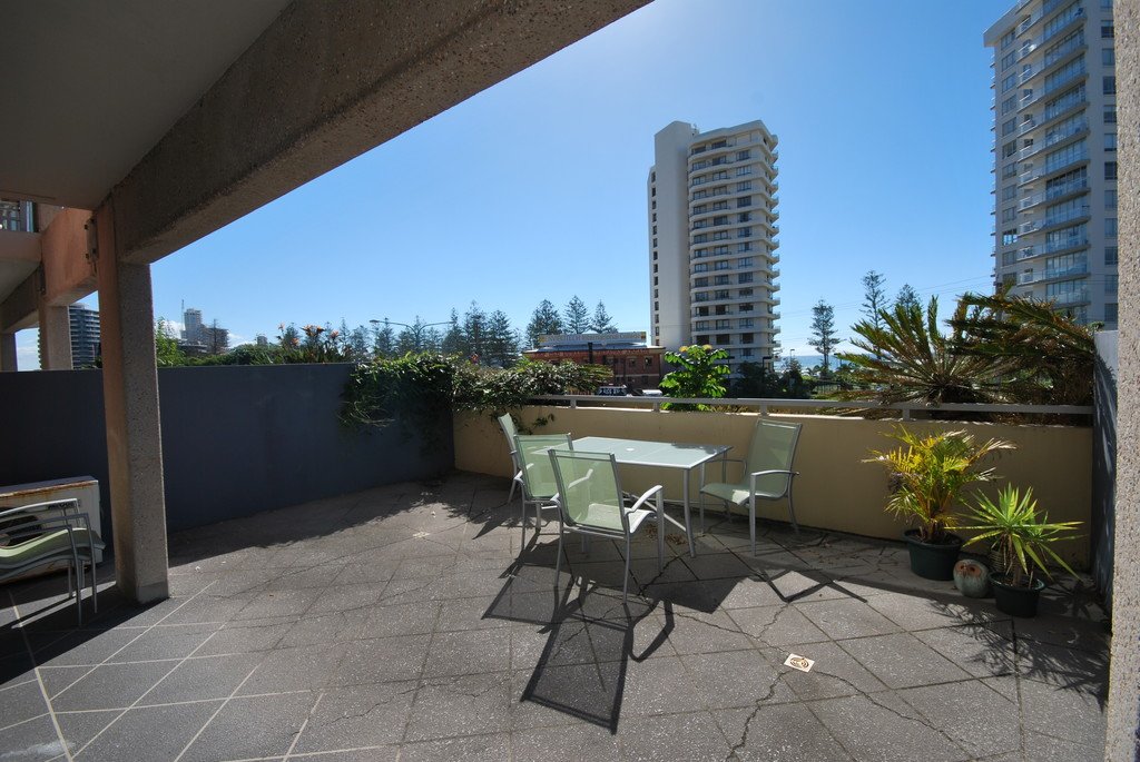 1004/1 Ocean Street BURLEIGH HEADS 1