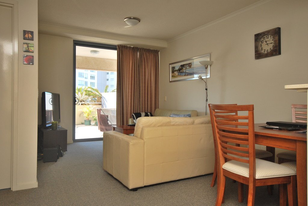 1004/1 Ocean Street BURLEIGH HEADS 3