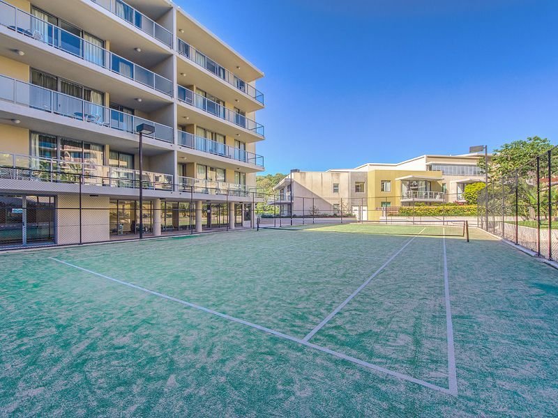 1004/1 Ocean Street BURLEIGH HEADS 9