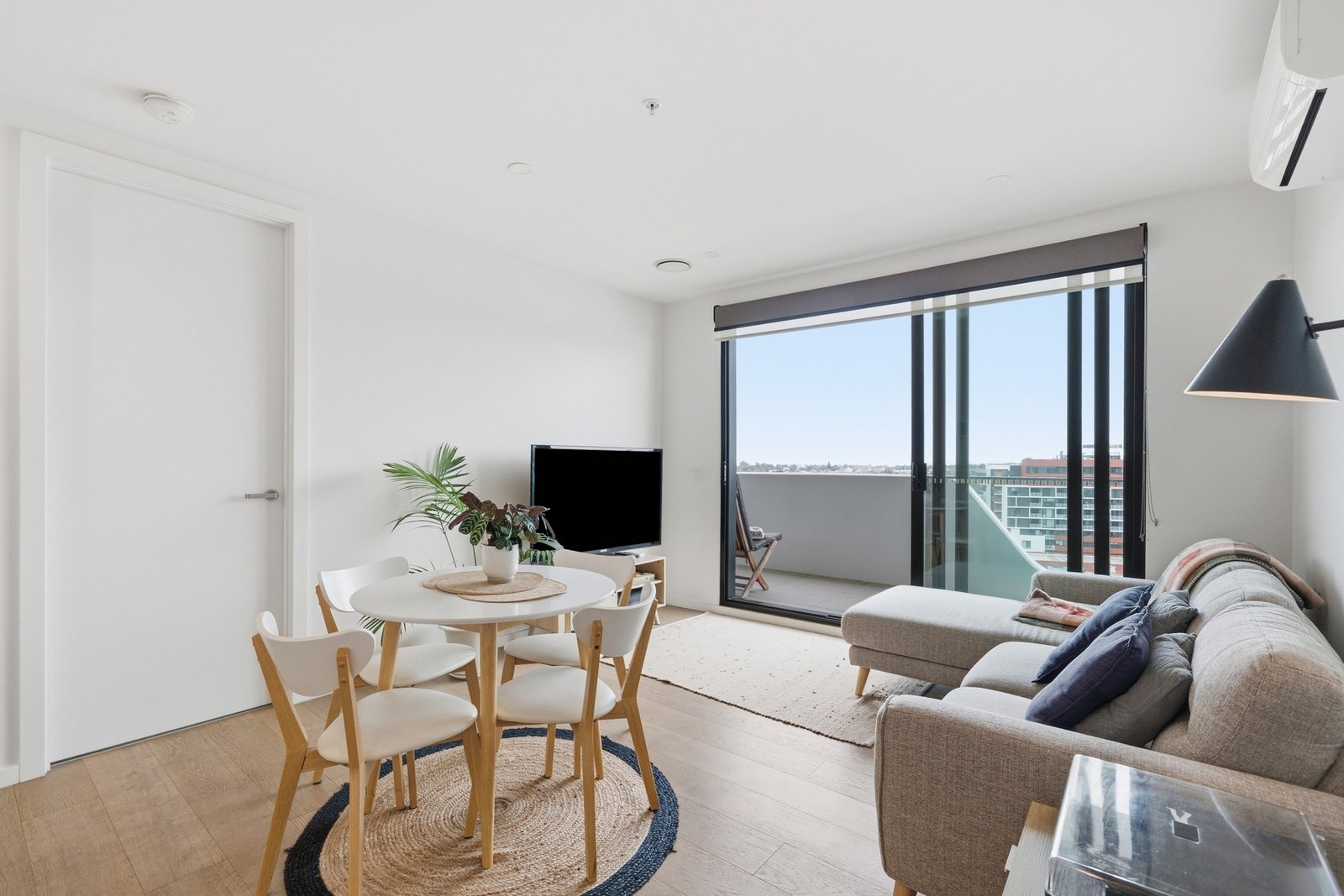 Gallery: 1004/16 Woorayl Street