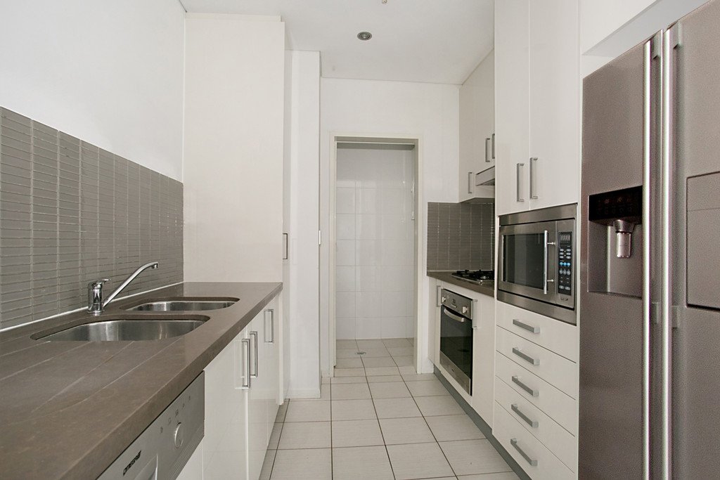 1004/4 Como Cres  SOUTHPORT 3