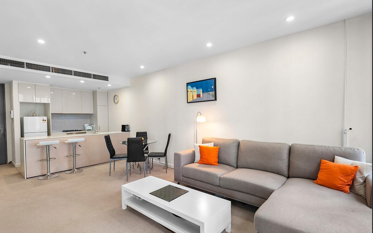 Gallery: 1004/70 Queens Road